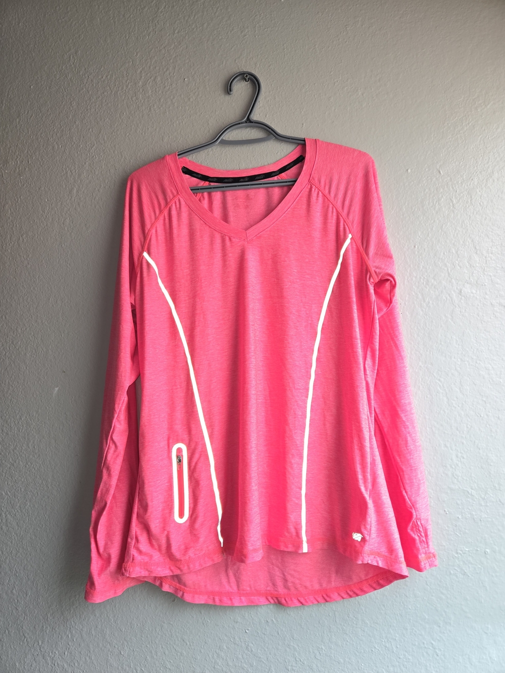 Avia Women’s Long Sleeve Running Shirt Size L Pink Heathered Pocket Thumbholes